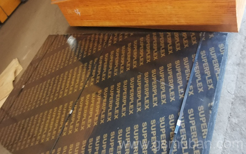 清水木模板價(jià)格是多少？影響清水模板價(jià)格的幾個(gè)因素