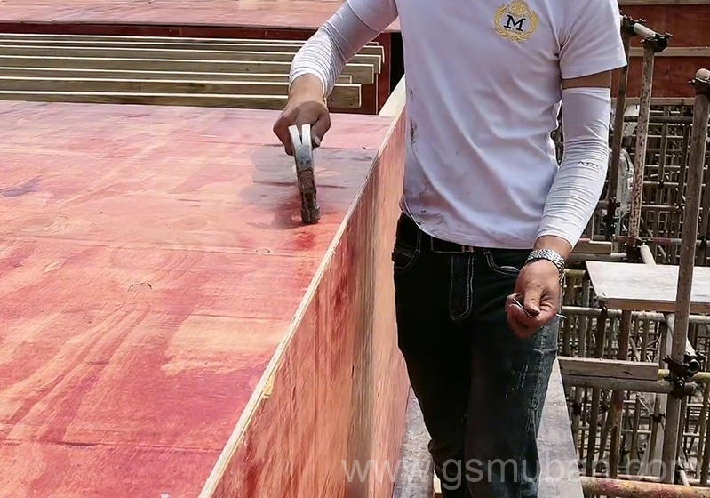 建房工地的模板多少錢(qián)一塊?影響模板價(jià)格因素