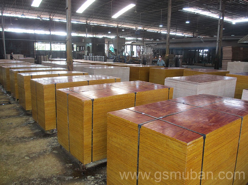 大紅模板多少錢(qián)一塊?在哪里批發(fā)